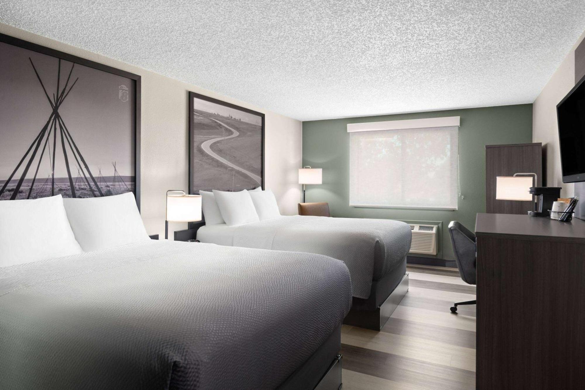 Hotel Super 8 By Wyndham Conrad Esterno foto